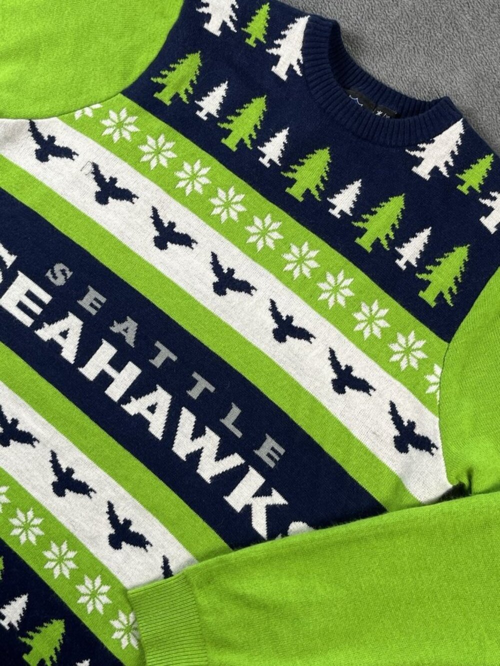 Seattle Seahawks Christmas Holiday Sweater NFL TEAM APPAREL Football Men's XL
